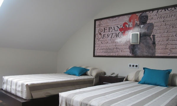 Alojamientos Hostal Aznait�n en Baeza